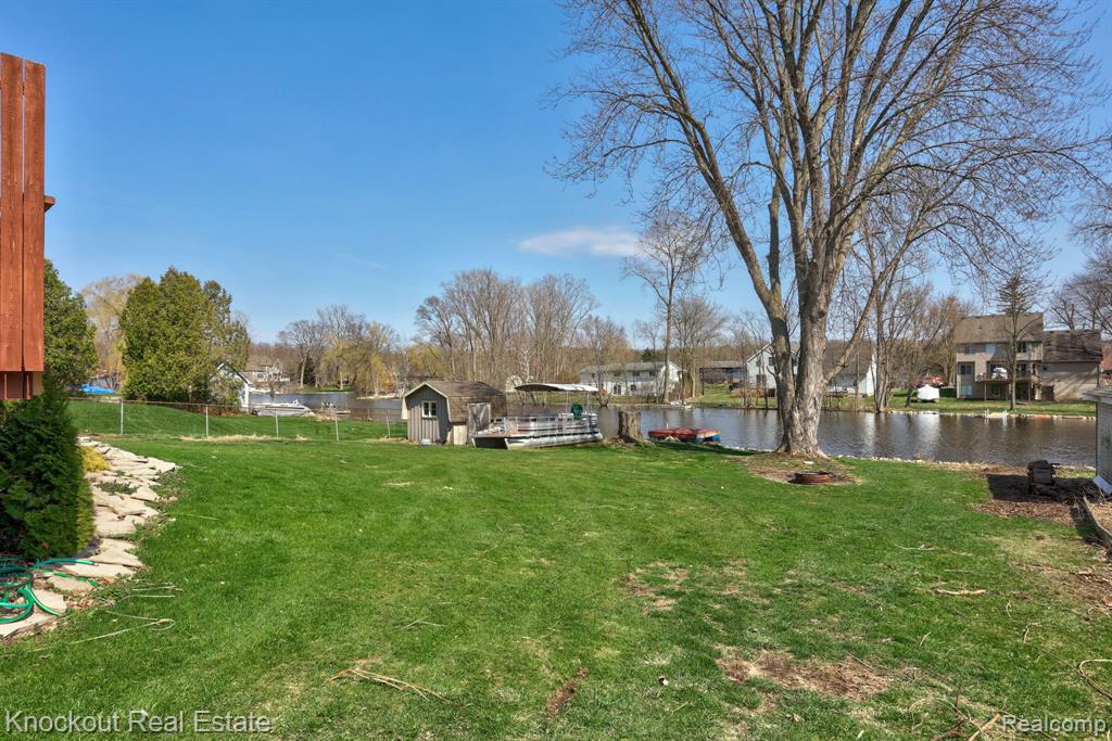 5936 Wellington Drive, Clarkston, MI — Photo 41