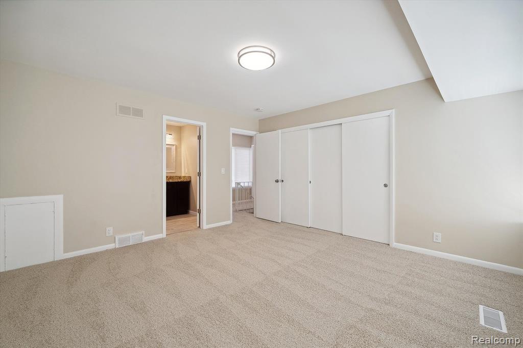 3074 LINDENWOOD Drive, Dearborn, MI 48120 — Photo 13