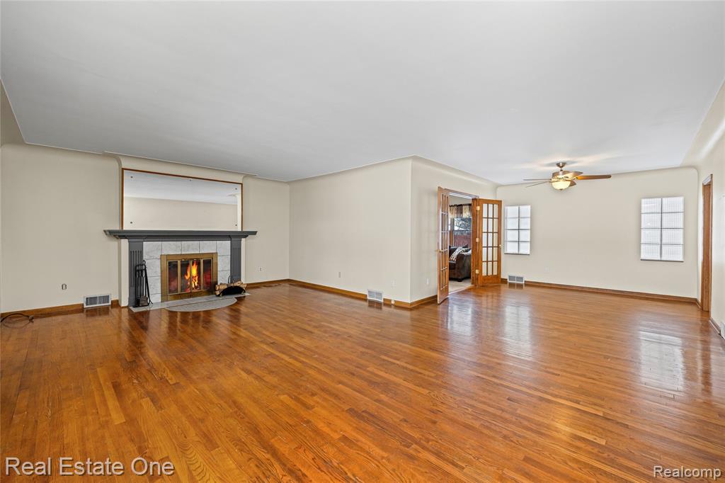 28615 Bloomfield Drive, Lathrup Village, MI 48076 — Photo 10