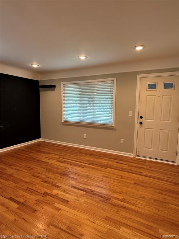 4003 Elmhurst Avenue, Royal Oak, MI 48073 — Photo 3