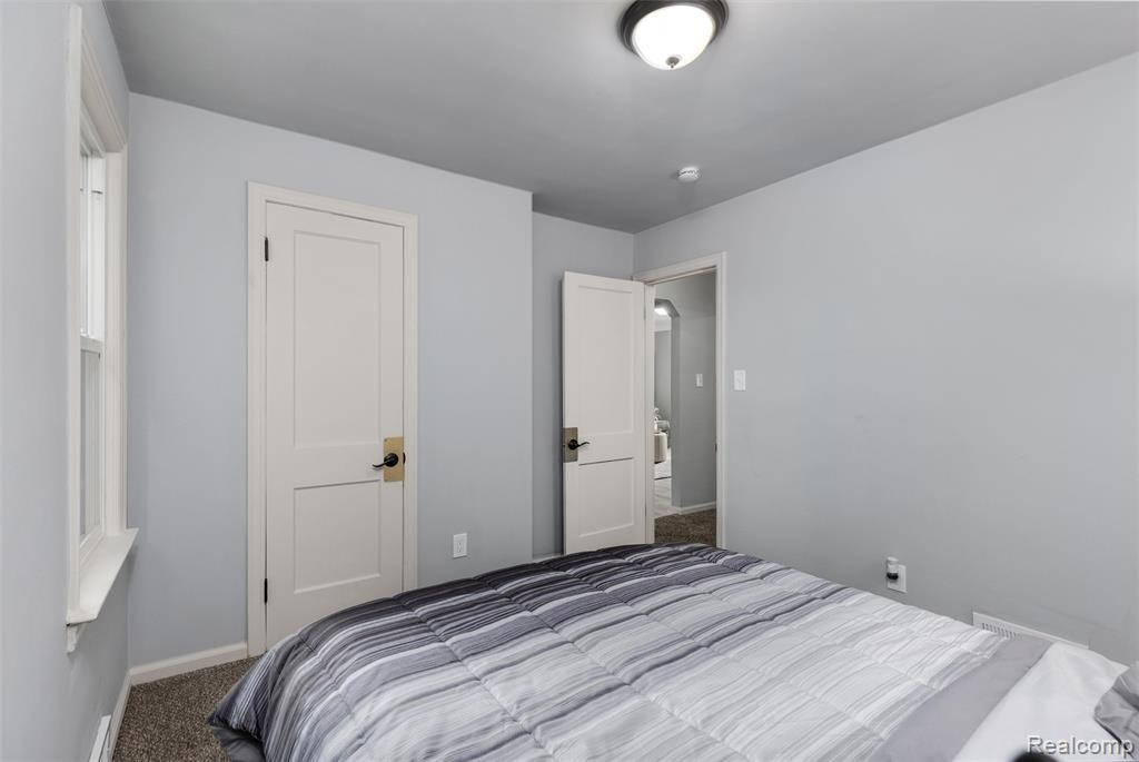 77 W Brickley Avenue, Hazel Park, MI 48030 — Photo 11