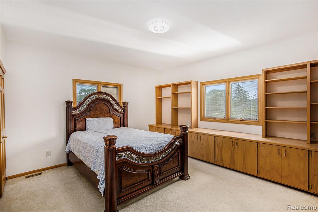 5215 Sunlyn Drive, Grand Blanc, MI 48439 — Photo 14