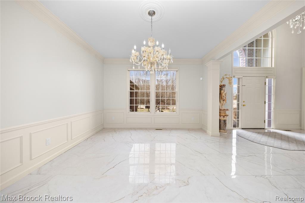 7083 Chatham Court, West Bloomfield, MI — Photo 10