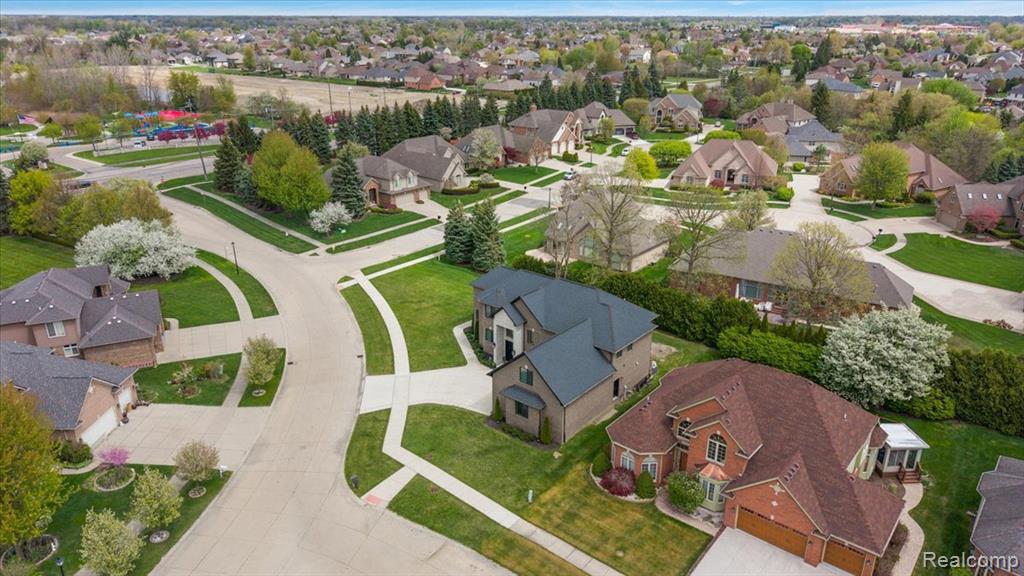 46930 Riverpark E, Macomb, MI 48044 — Photo 74