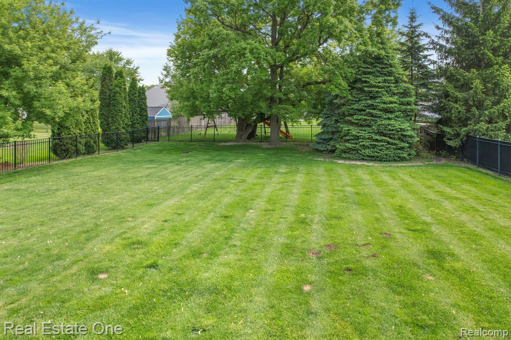 56916 Saint Andrews Drive, Macomb, MI 48042 — Photo 50