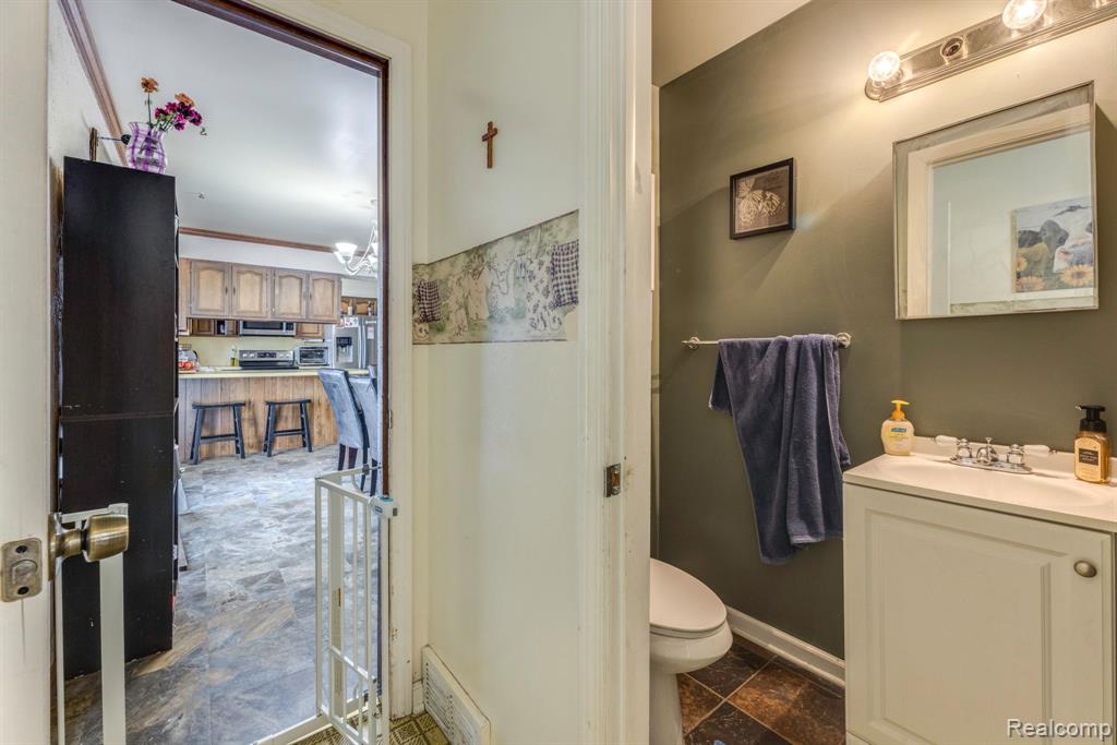 4050 DEVONSHIRE Road, Fort Gratiot, MI 48059 — Photo 13
