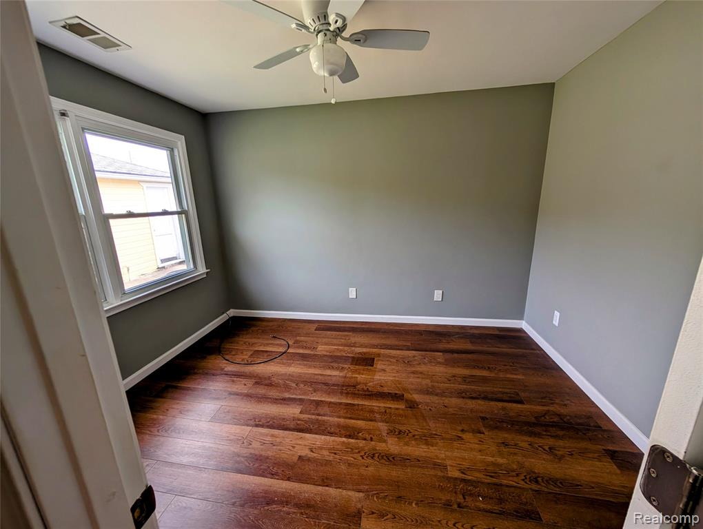 4302 Mandalay Avenue, Royal Oak, MI 48073 — Photo 14