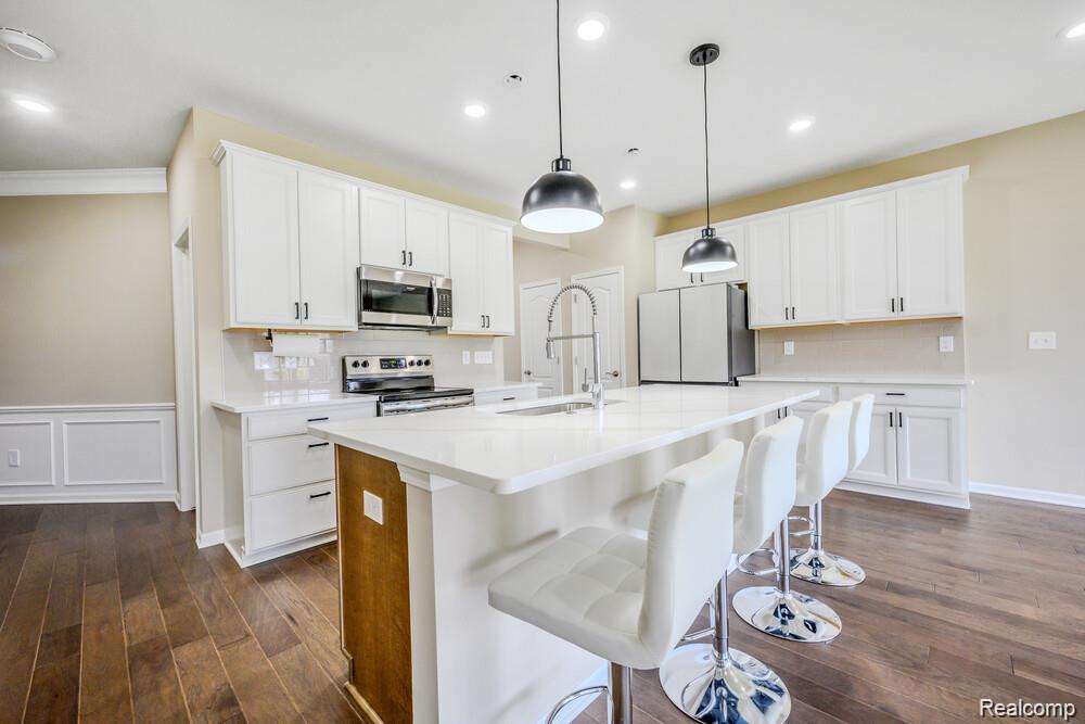 1674 Addison Circle, Walled Lake, MI 48390 — Photo 4
