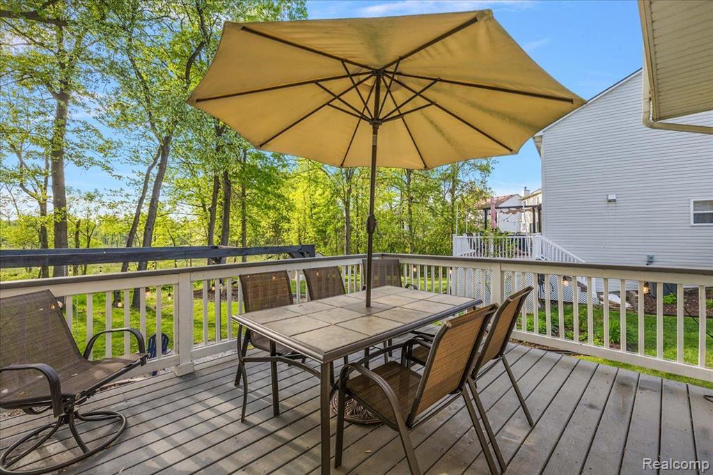 457 Cove View Drive, Waterford, MI 48327 — Photo 11