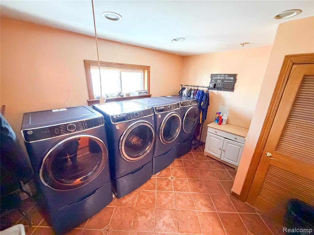 703 Saint John Street, Wyandotte, MI 48192 — Photo 21