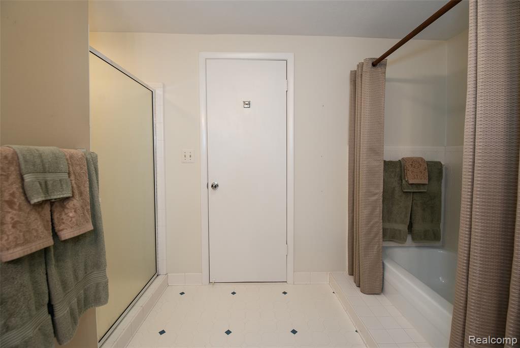 8878 Minne Wanna Road, Independence, MI 48348 — Photo 38