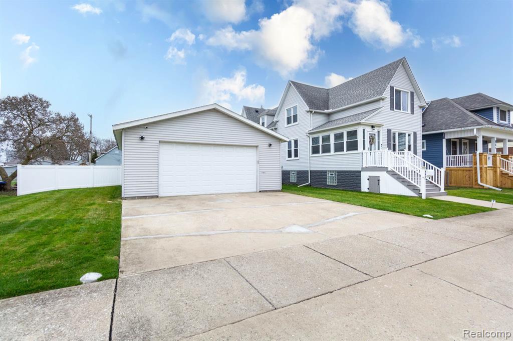 843 CHERRY Street, Wyandotte, MI 48192 — Photo 2