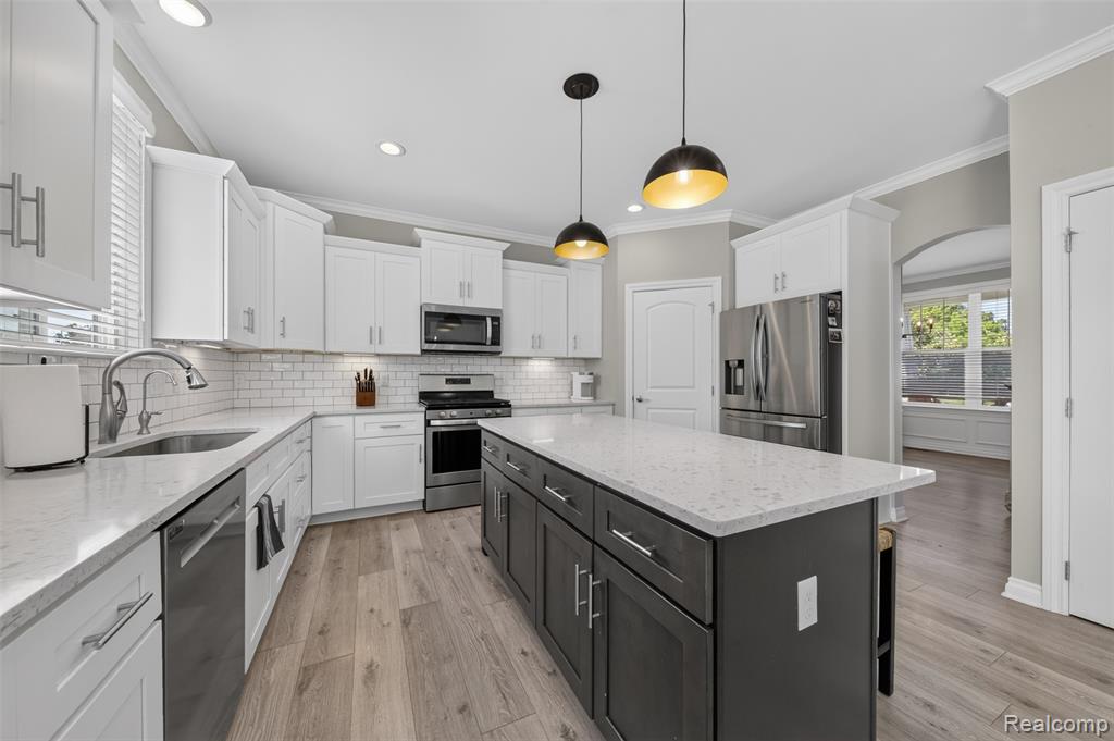 2429 Walnut View Dr, Howell, MI 48855 — Photo 11
