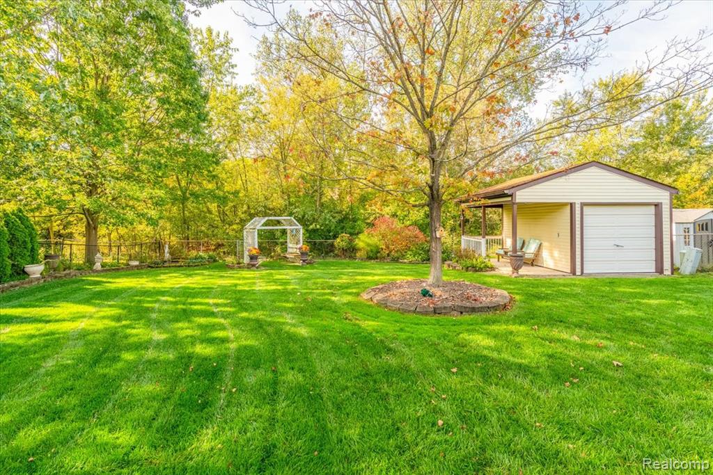 6877 Pittsford Street, Canton, MI 48187 — Photo 14