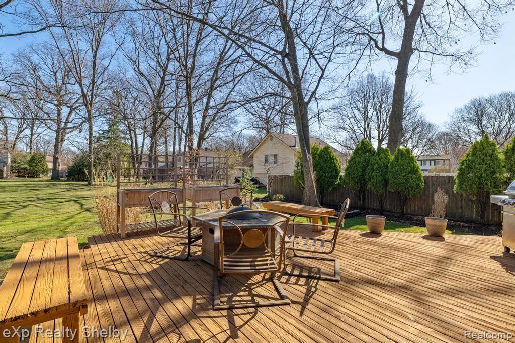 691 BARCLAY Drive, Troy, MI 48085 — Photo 54