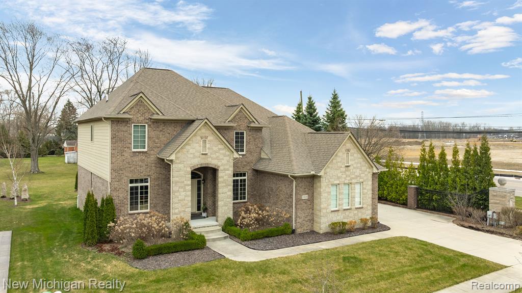 55038 TIMBERS EDGE Drive, Shelby Twp, MI 48316 — Photo 2