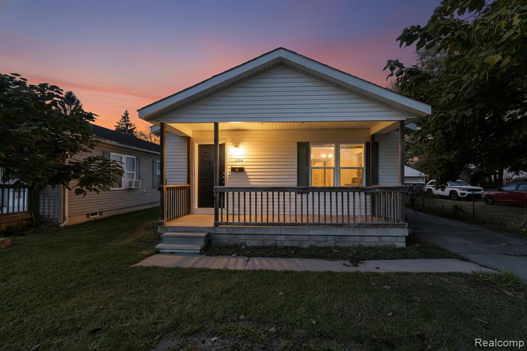 4004 Howe Road, Wayne, MI 48184 — front exterior