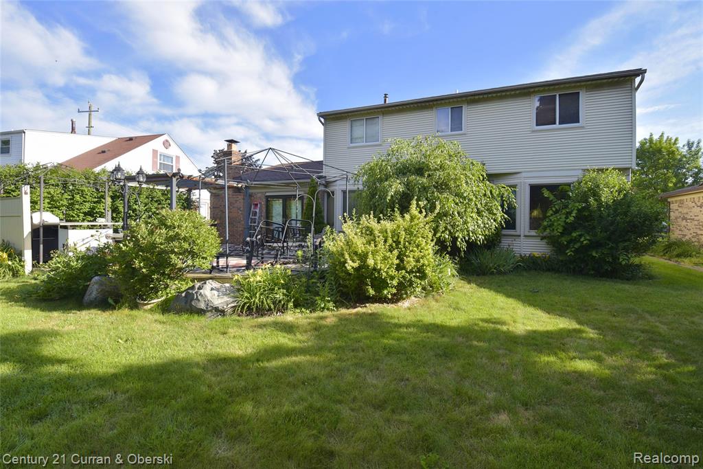 45331 Rector Drive, Canton, MI 48188 — Photo 8