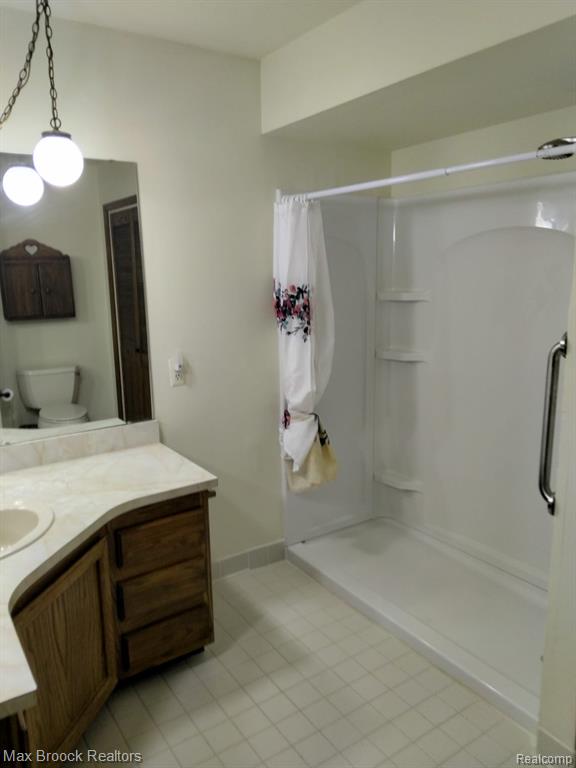 69 Meadow Wood Drive, Rochester Hills, MI 48307 — Photo 7