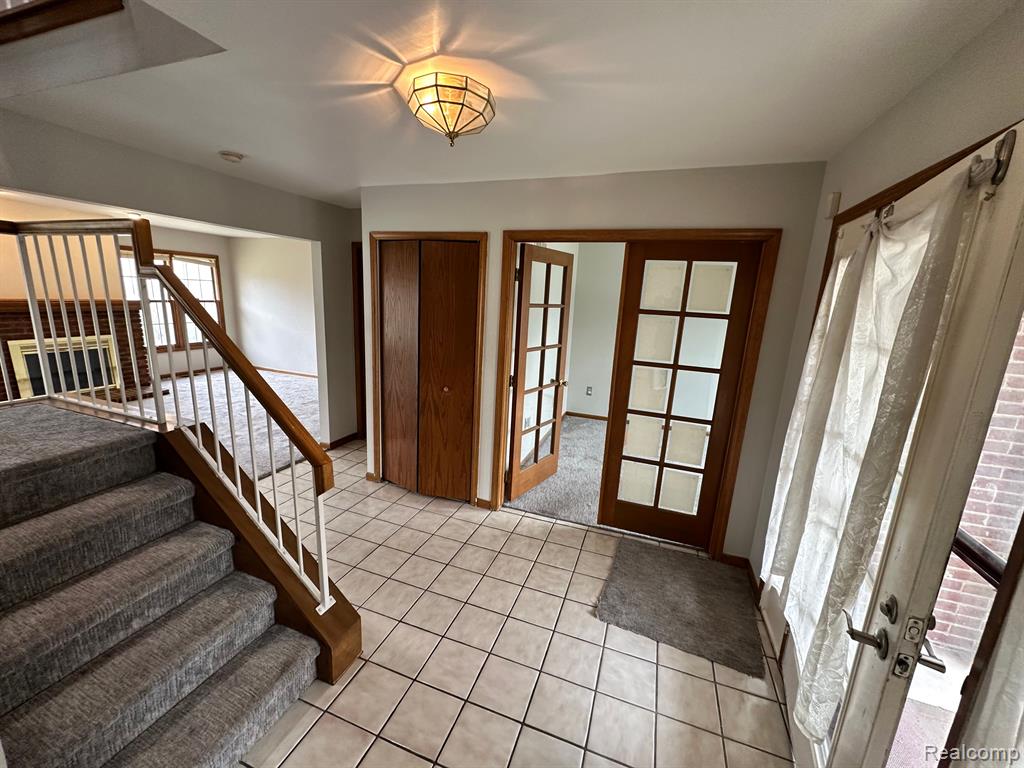 577 LEXINGTON Drive, Rochester Hills, MI 48307 — Photo 8