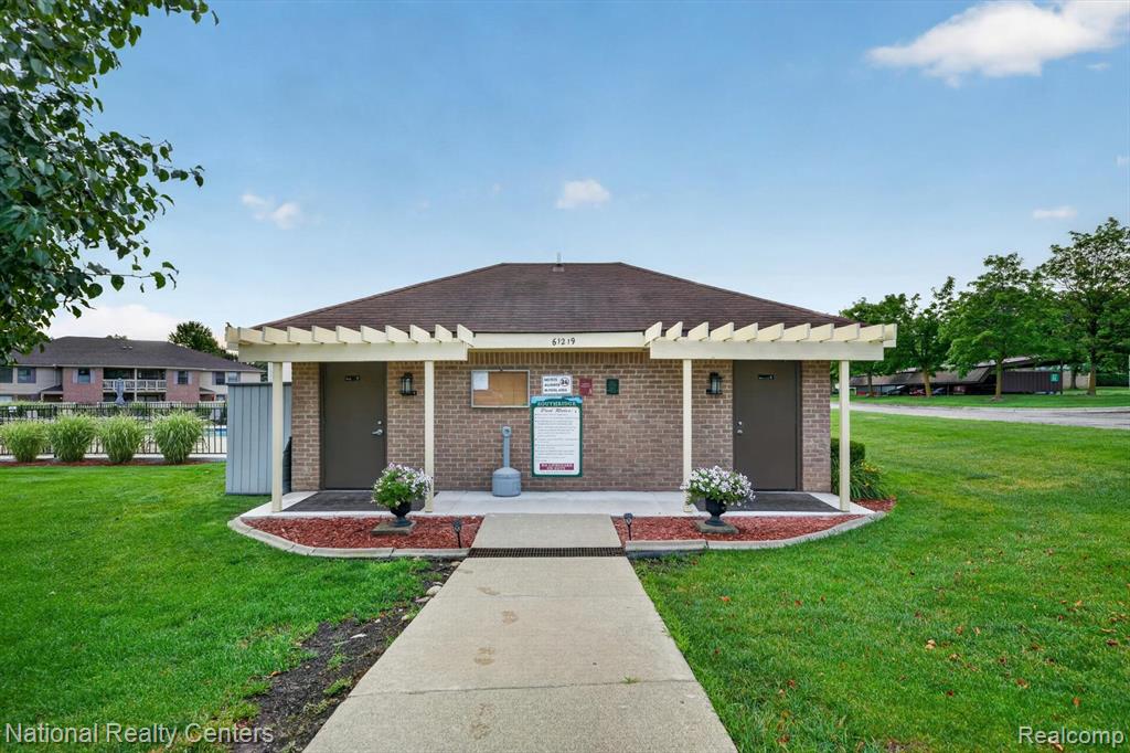 61171 Greenwood Drive, South Lyon, MI 48178 — Photo 35
