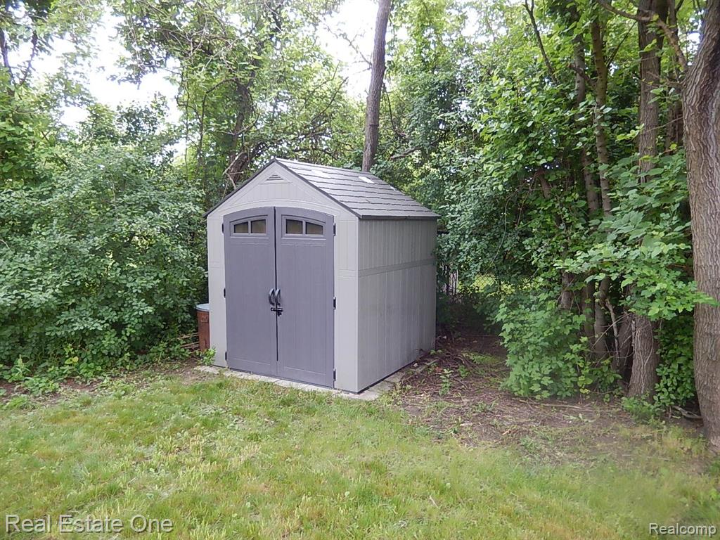 21067 WESTVIEW Avenue, Ferndale, MI 48220 — Photo 18