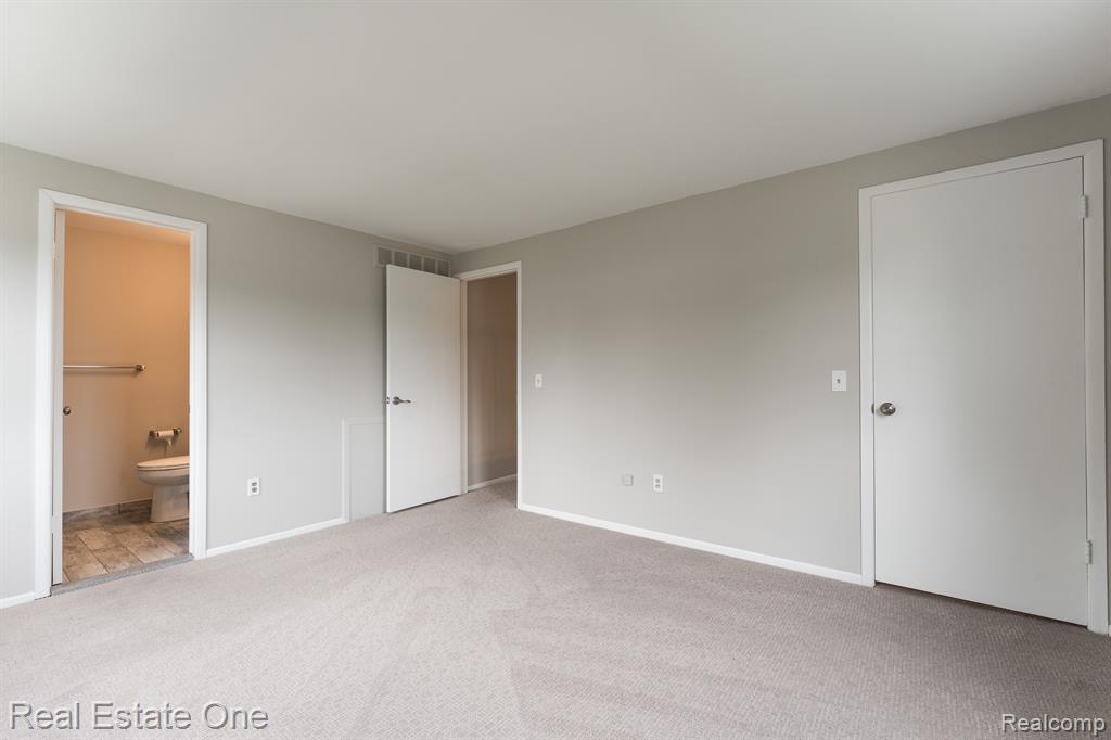 42500 LAKE SUCCESS Drive, Northville, MI 48167 — Photo 19