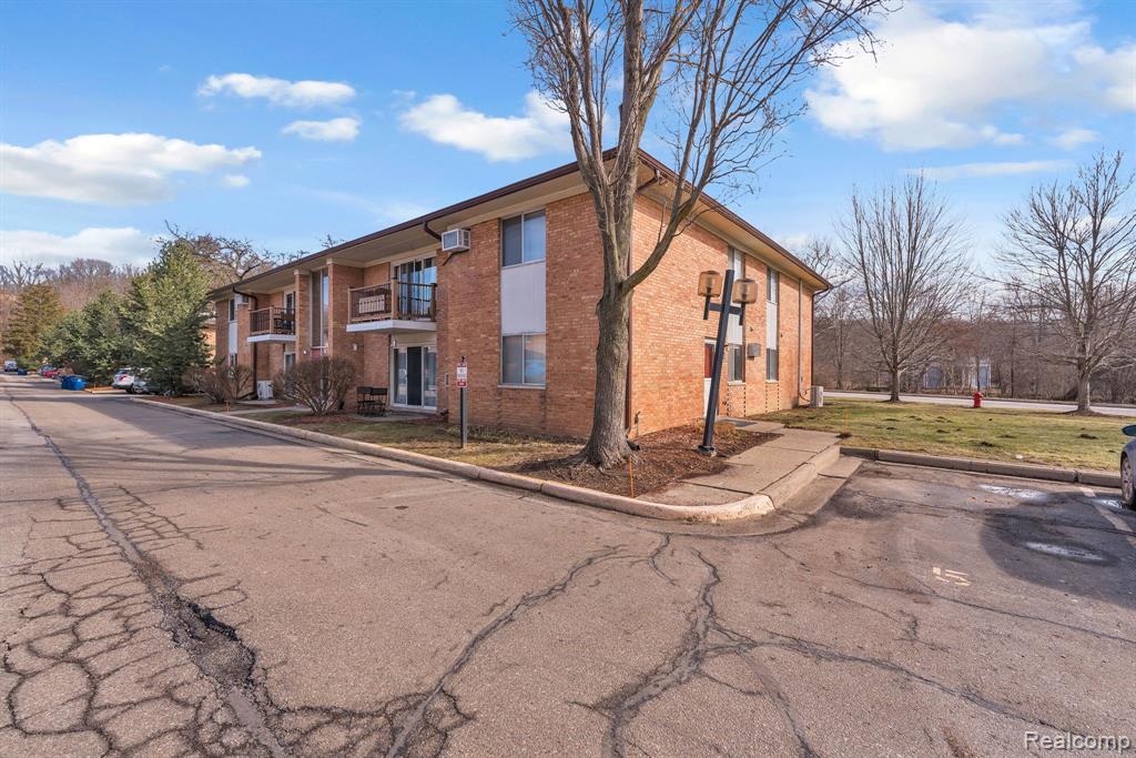 1201 Island Drive, 102, Ann Arbor, MI 48105 — Photo 12