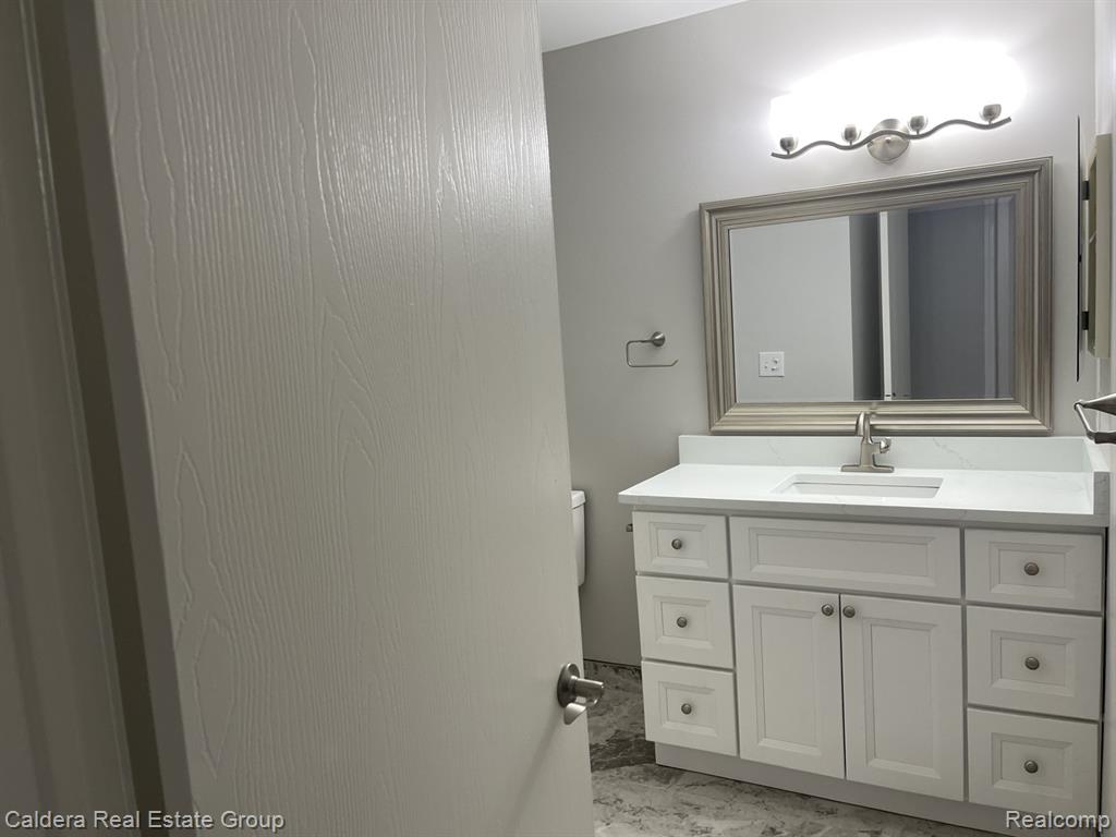 39563 Heatherheath Drive, Clinton Twp, MI 48038 — Photo 13