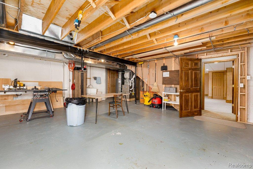 50988 W HILLS Drive, Plymouth, MI 48170 — Photo 35