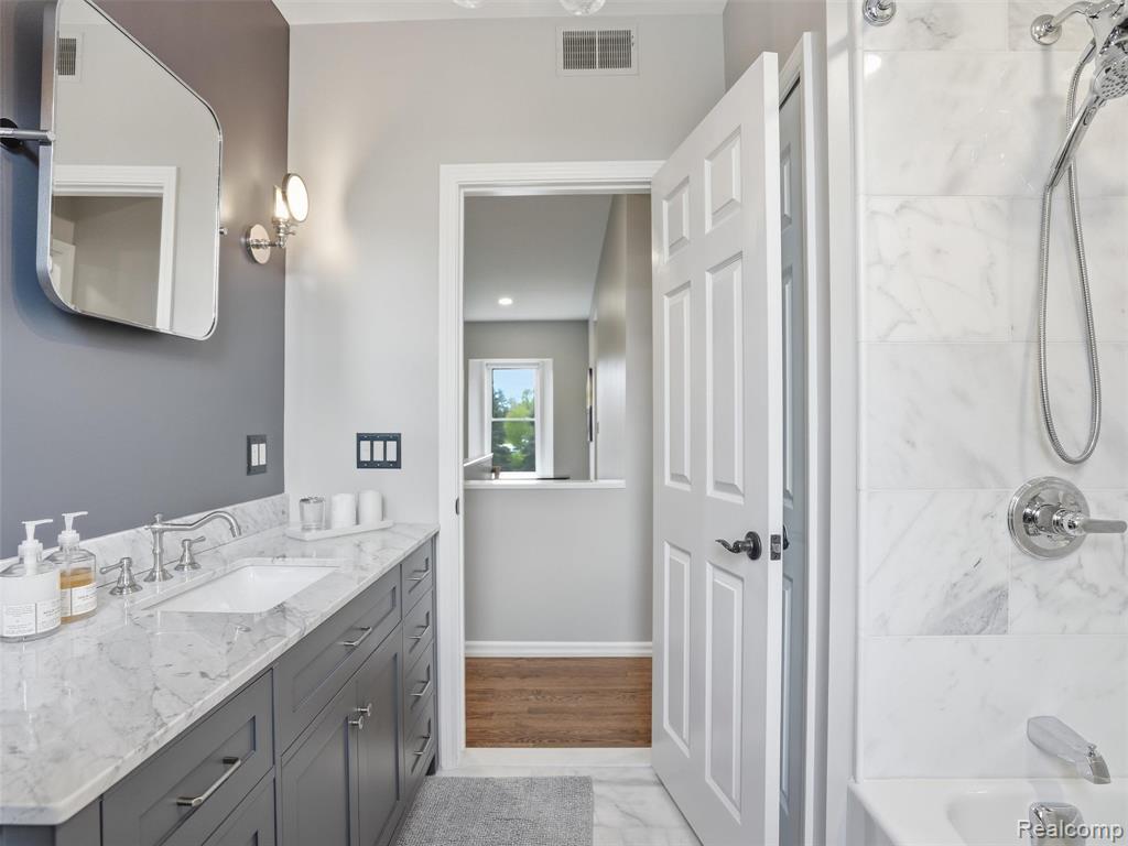 7475 Pinehurst Circle, Bloomfield Hills, MI 48301 — Photo 28
