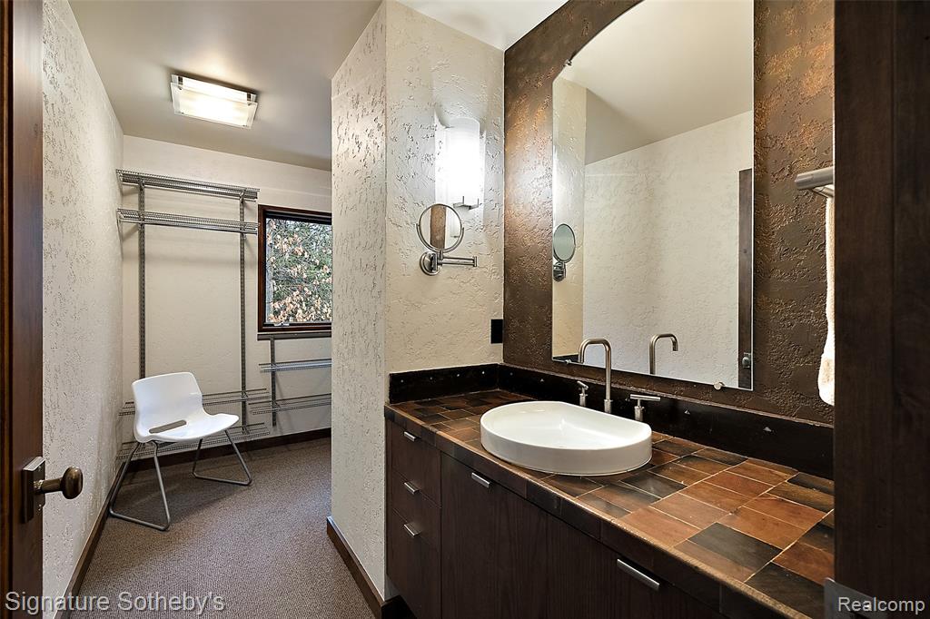 7357 LINDENMERE Drive, Bloomfield Hills, MI 48301 — Photo 39