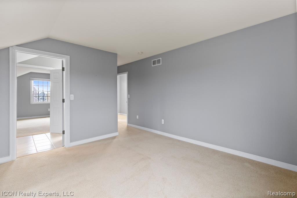5580 HEGEL Road, Goodrich Vlg, MI — Photo 37