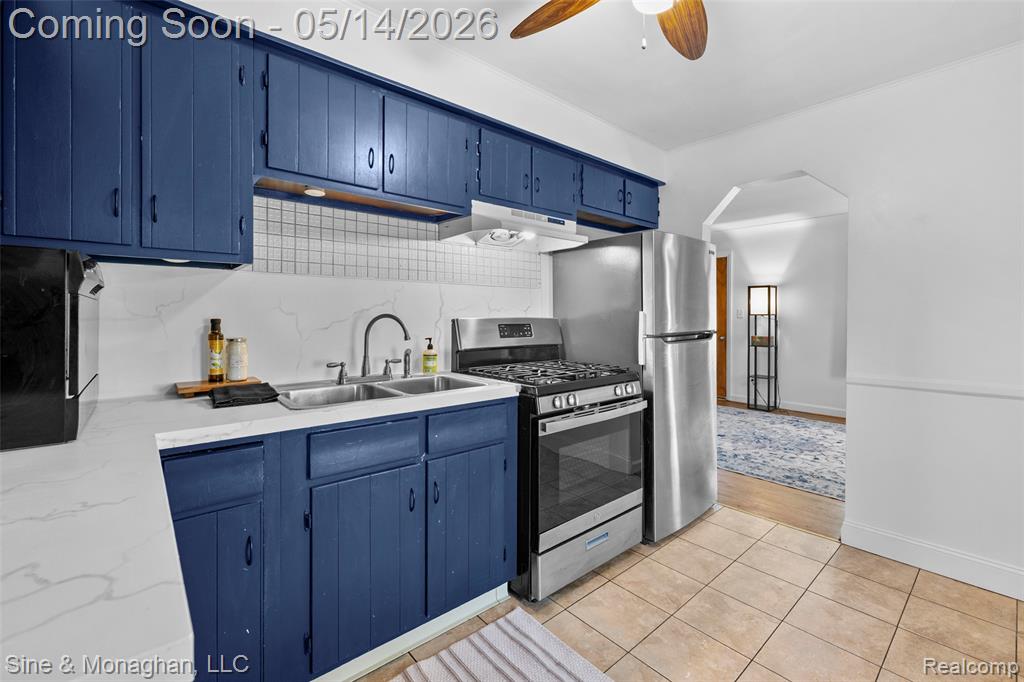 49 E Madge Avenue, Hazel Park, MI 48030 — Photo 8