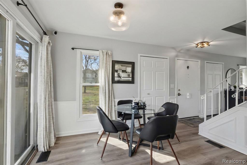 2717 Winthrop Court, Ann Arbor, MI 48104 — Photo 5