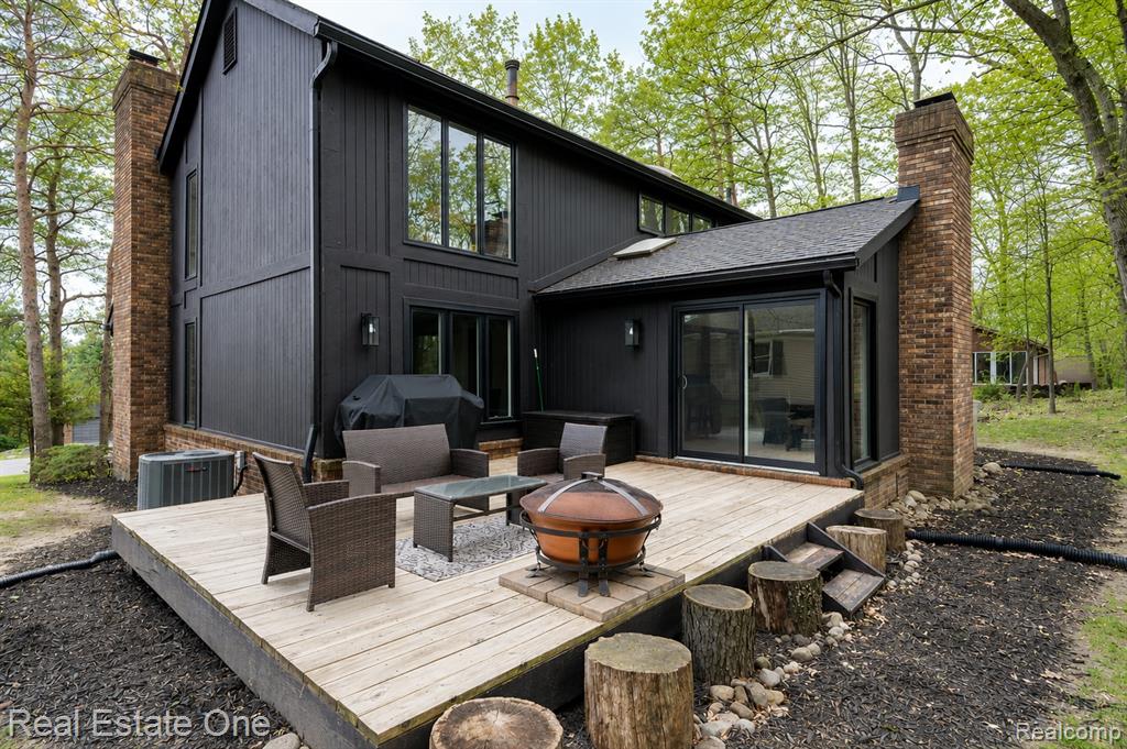 6464 Deer Ridge Drive, Clarkston, MI 48348 — Photo 2