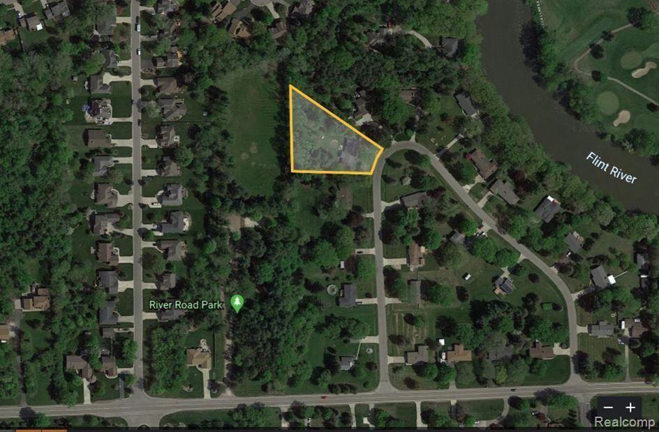404 RIVER BEND Drive, Flushing, MI 48433 — Photo 2