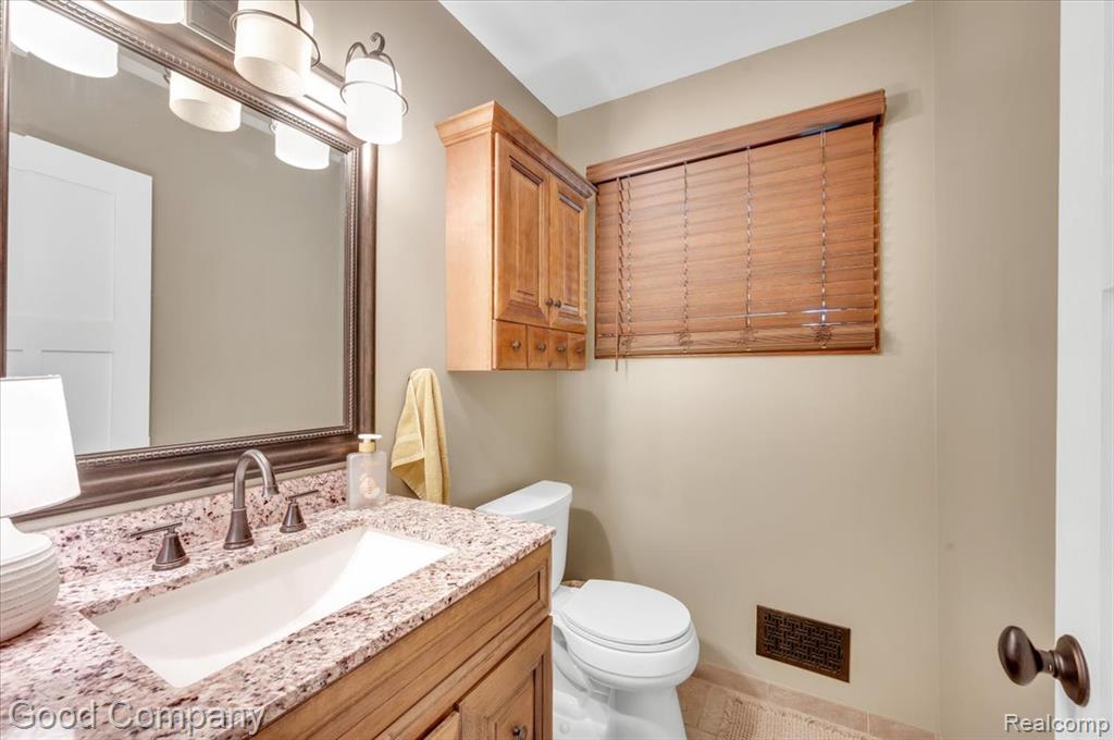 5504 Starwood Drive, Commerce Twp, MI 48382 — Photo 25