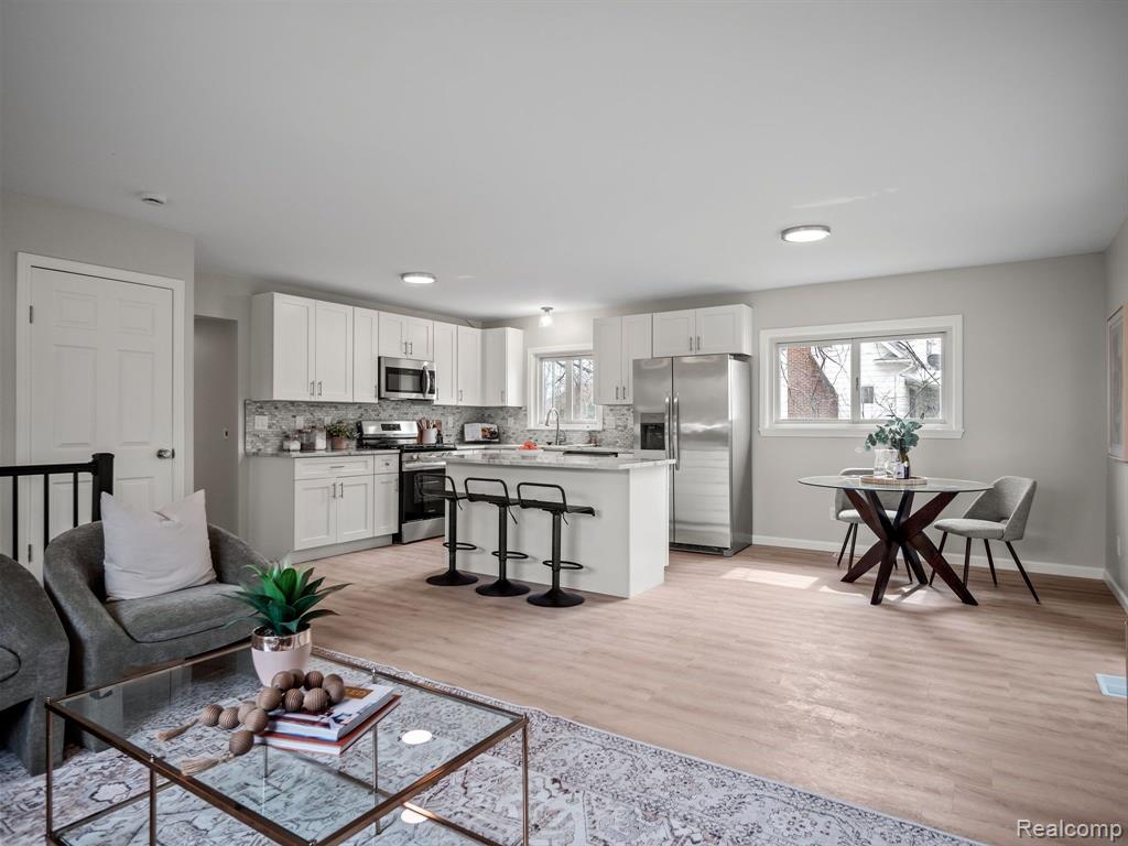 410 S Squirrel Road, Auburn Hills, MI 48326 — Photo 9