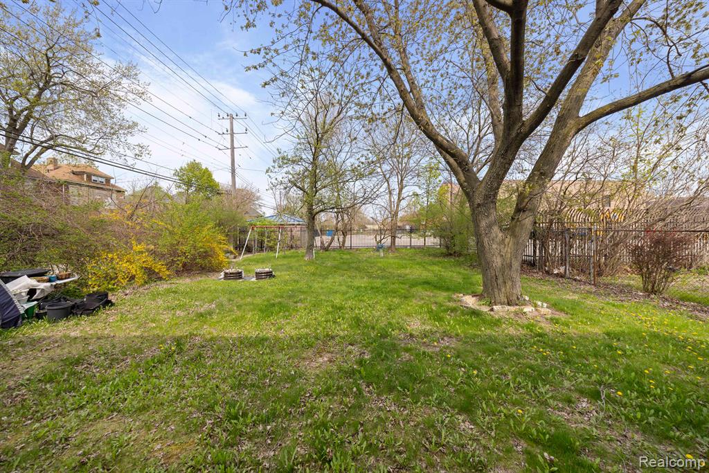 7334 WILDEMERE Street, Detroit, MI 48206 — Photo 40