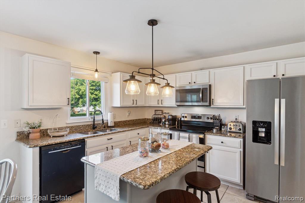 9955 W Avondale Circle, Ypsilanti, MI 48198 — Photo 14
