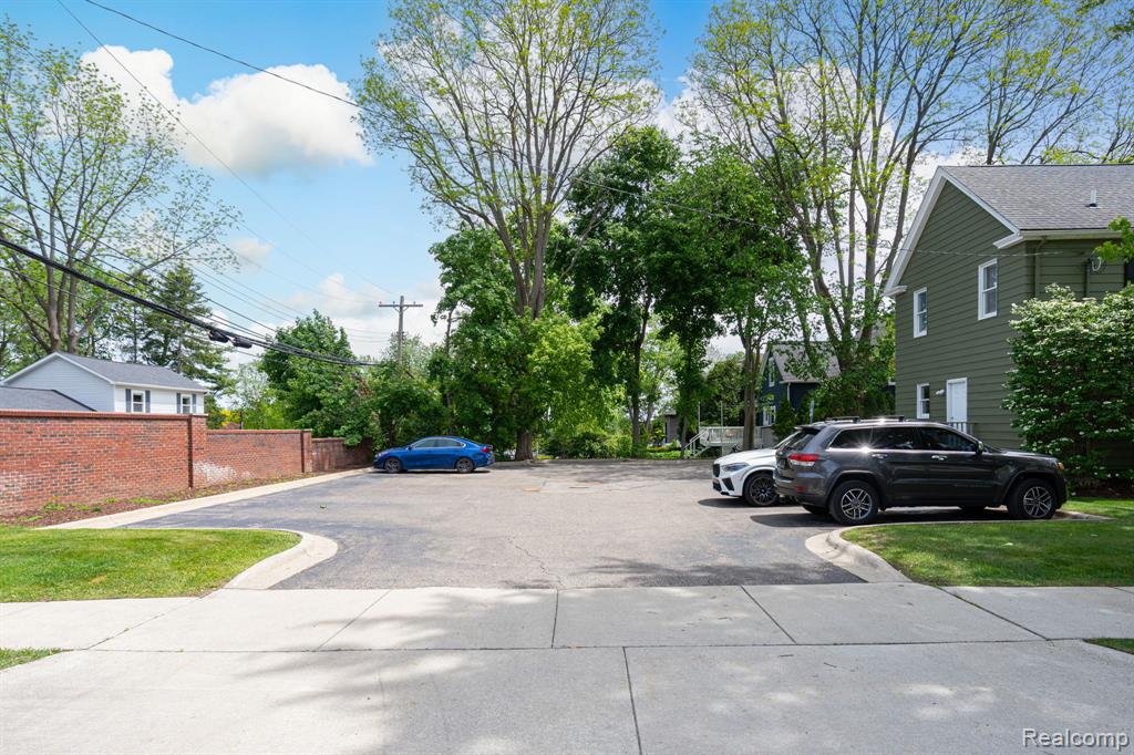 640 W University Drive, Rochester, MI 48307 — Photo 34