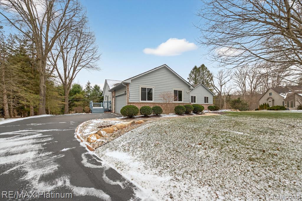 10696 Parker Court, South Lyon, MI 48178 — Photo 30