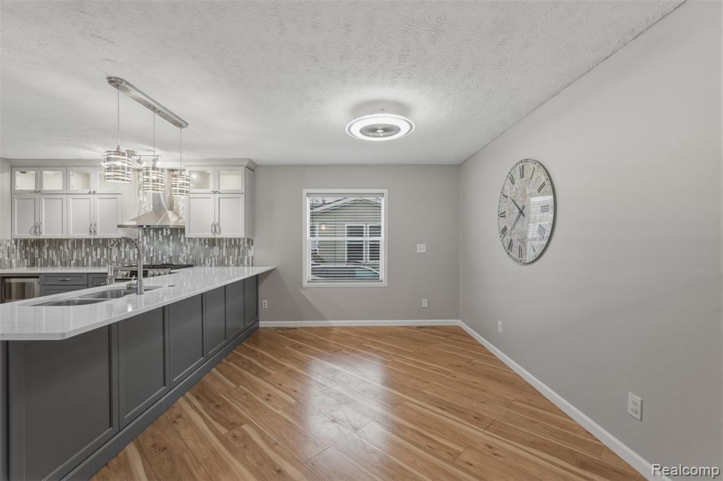 11798 Willoway Court, South Lyon, MI 48178 — Photo 8