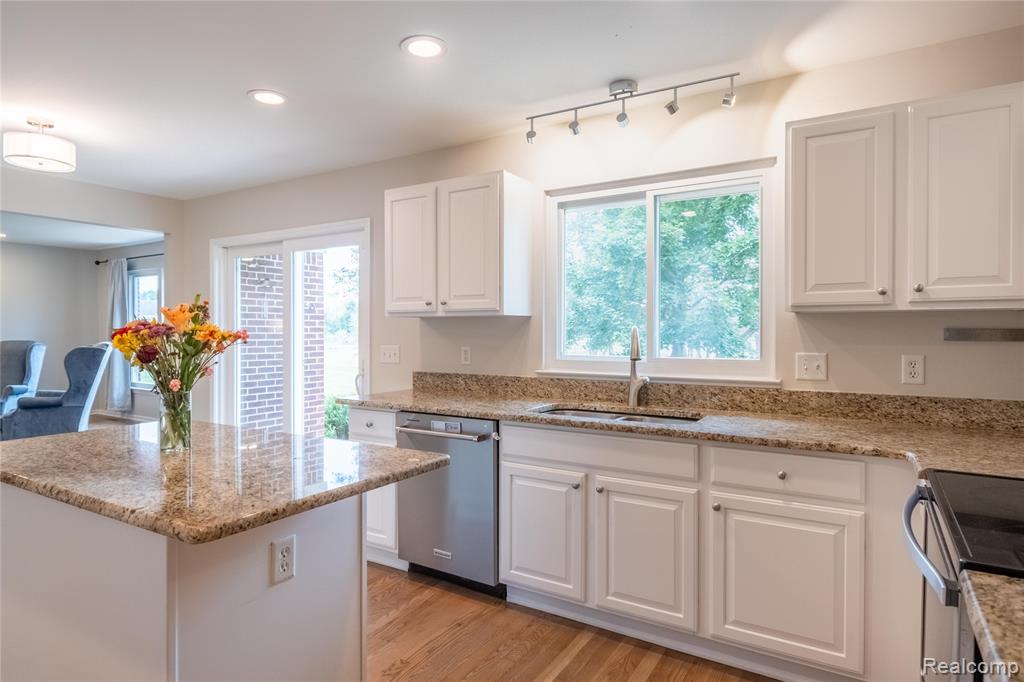 3506 Niagara Avenue, Canton, MI 48188 — Photo 5