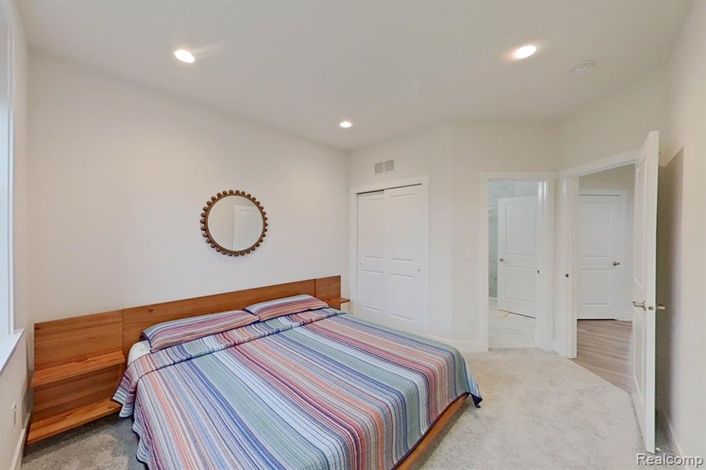 51060 LAUREL Park Drive, Canton, MI 48188 — Photo 36
