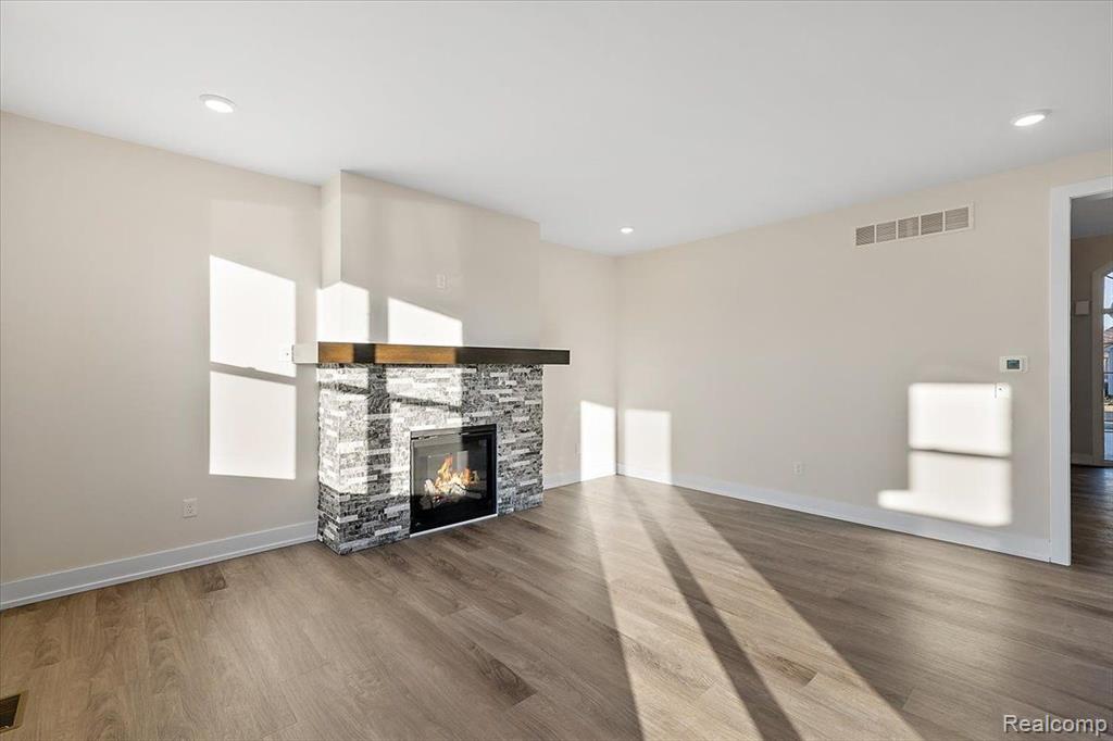 4060 Blossom Drive, Sterling Heights, MI 48314 — Photo 24