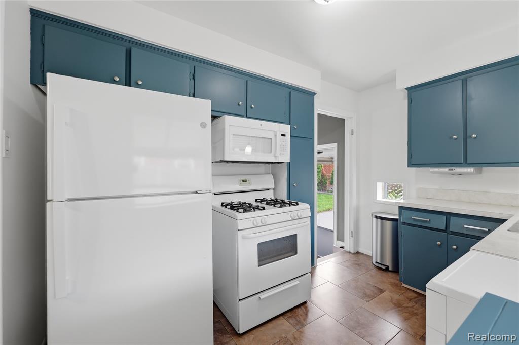 24920 Star Valley Drive, Saint Clair Shores, MI 48080 — Photo 11