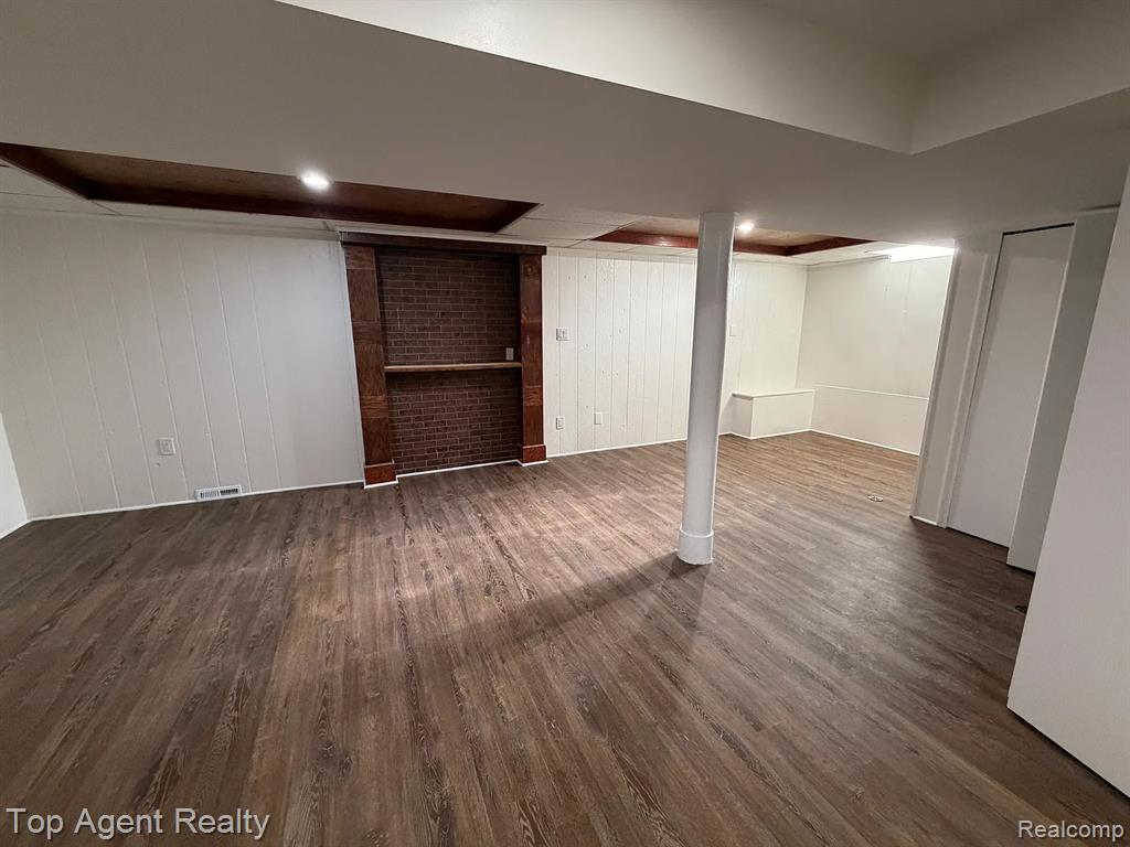 40903 Flagstaff Drive, Sterling Heights, MI 48313 — Photo 15