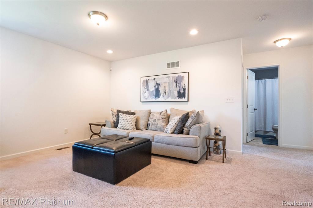 1402 SECRETARIAT Way, Howell, MI 48843 — Photo 25